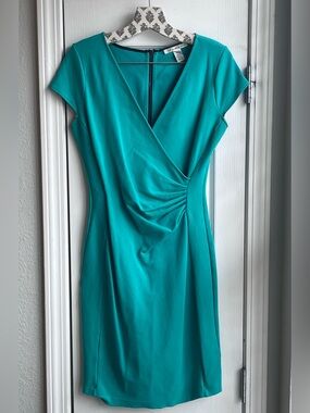 KENNETH COLE Hilary Ruched Sheath Dress Cap Sleeve V-Neck Back Zip Teal Size 2